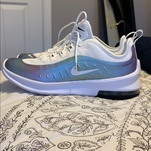 Nike Air Max Axis BRAND NEW